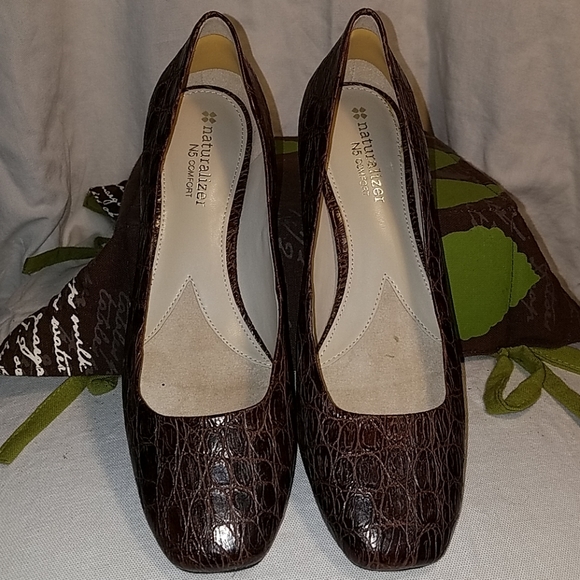 Naturalizer Comfort Heels Brown Reptile Design Size 7 - Picture 2 of 7